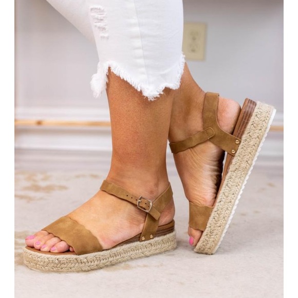Chic Soul Shoes - NWOT Chic espadrille sandals!